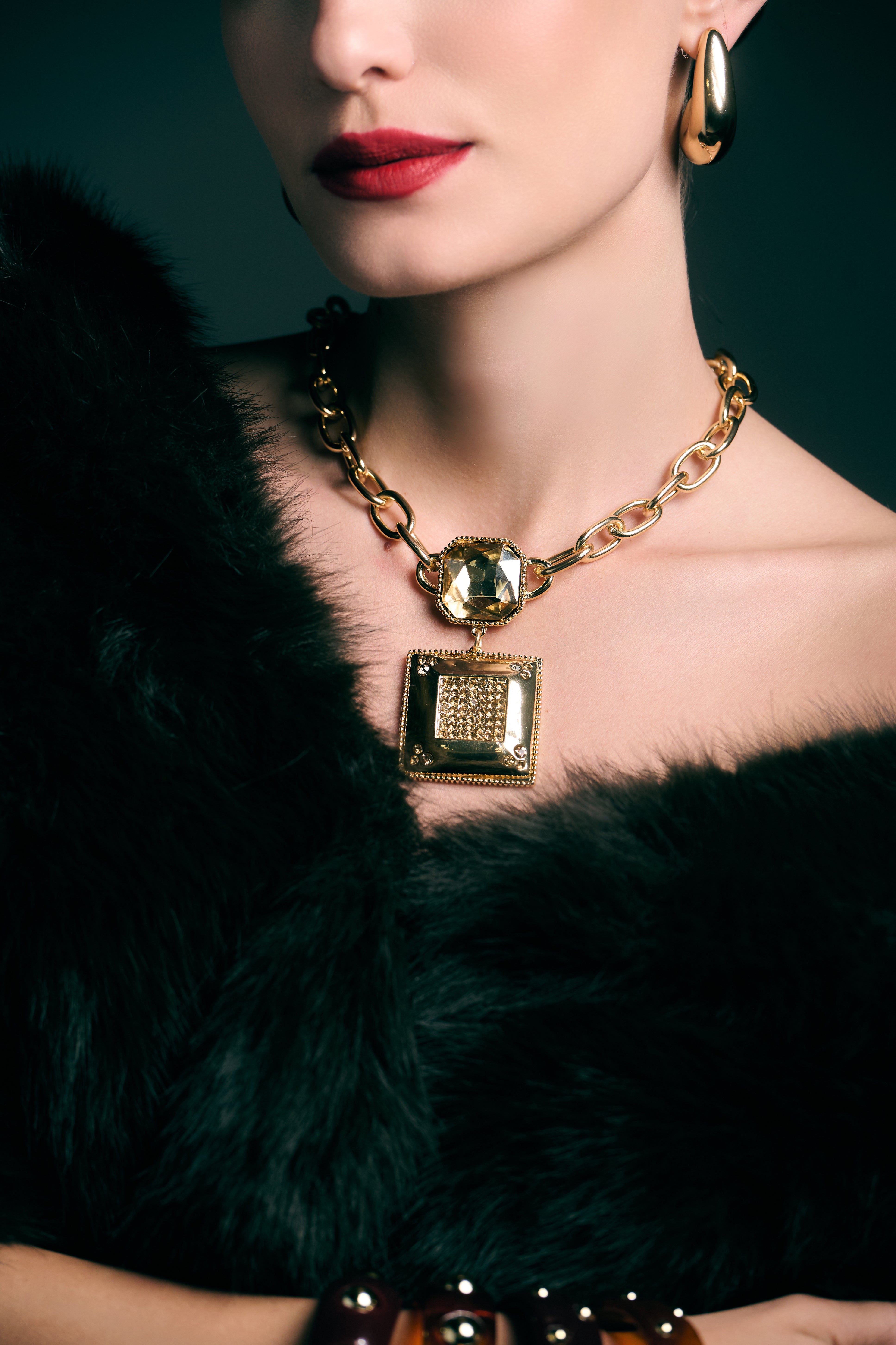 Colar Statement Dourado
