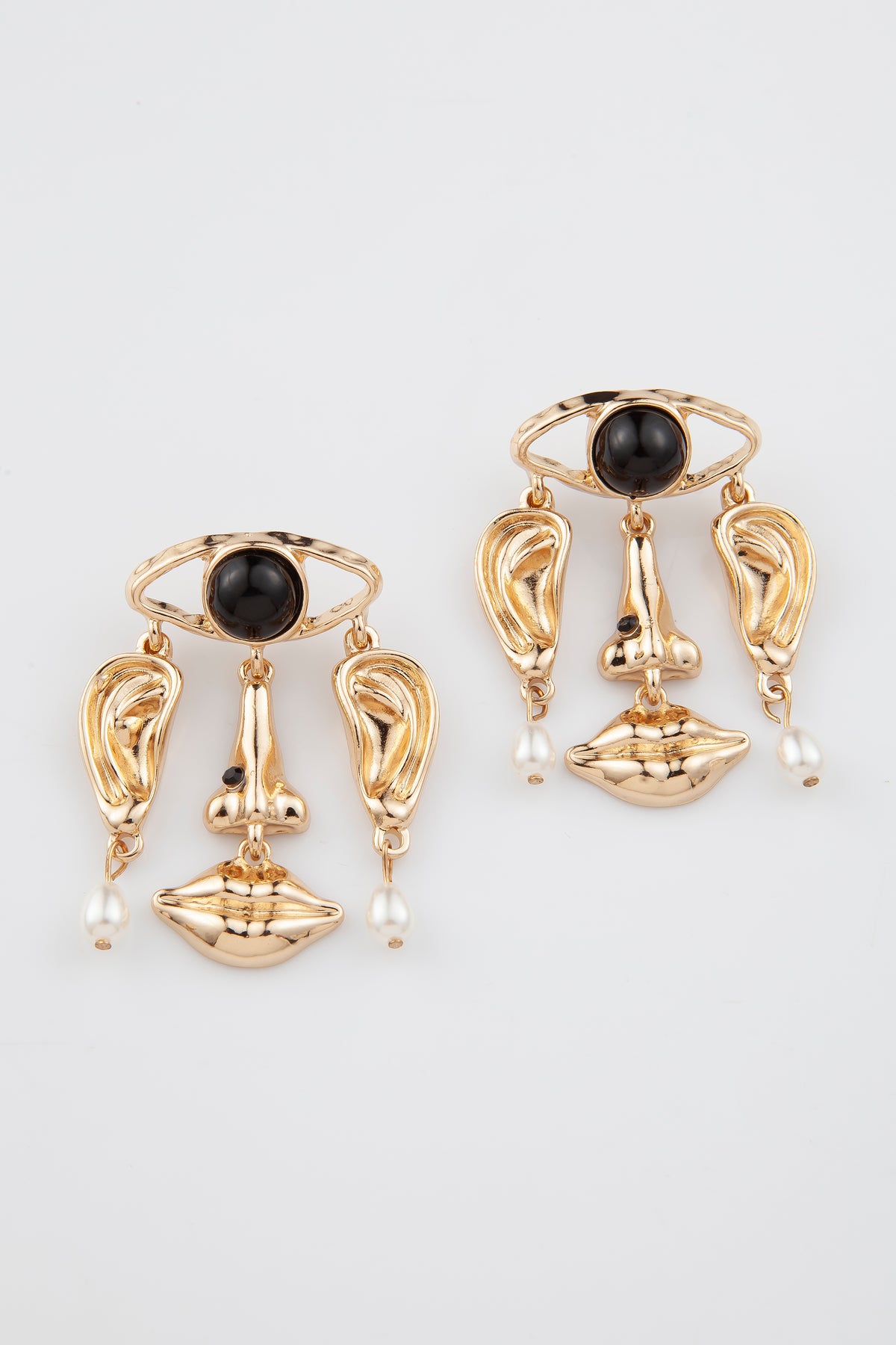 Brinco Surrealist Pearl