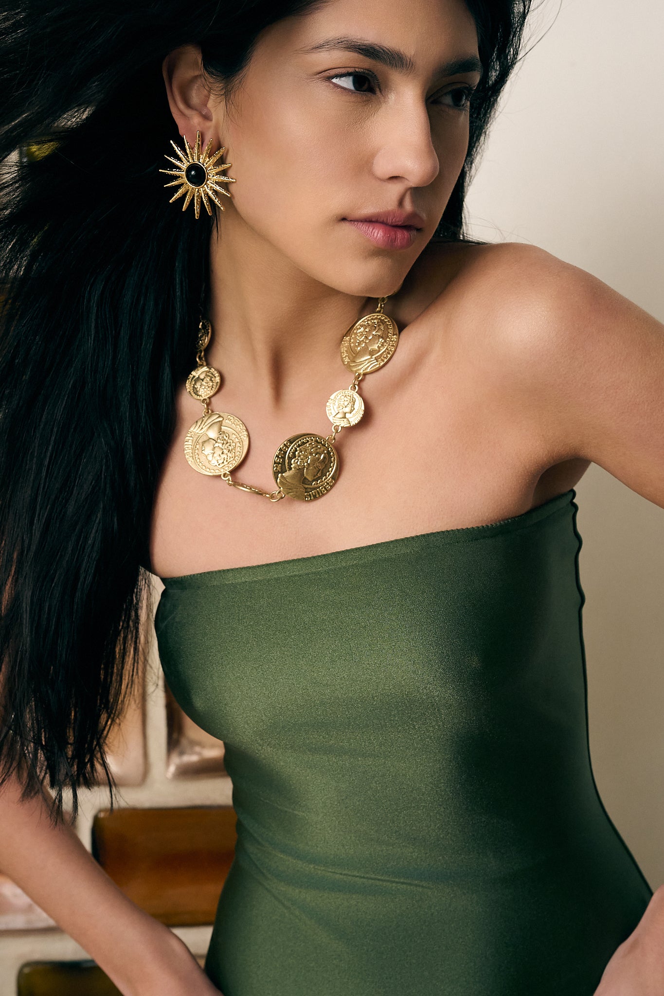 Colar Ancient Coins