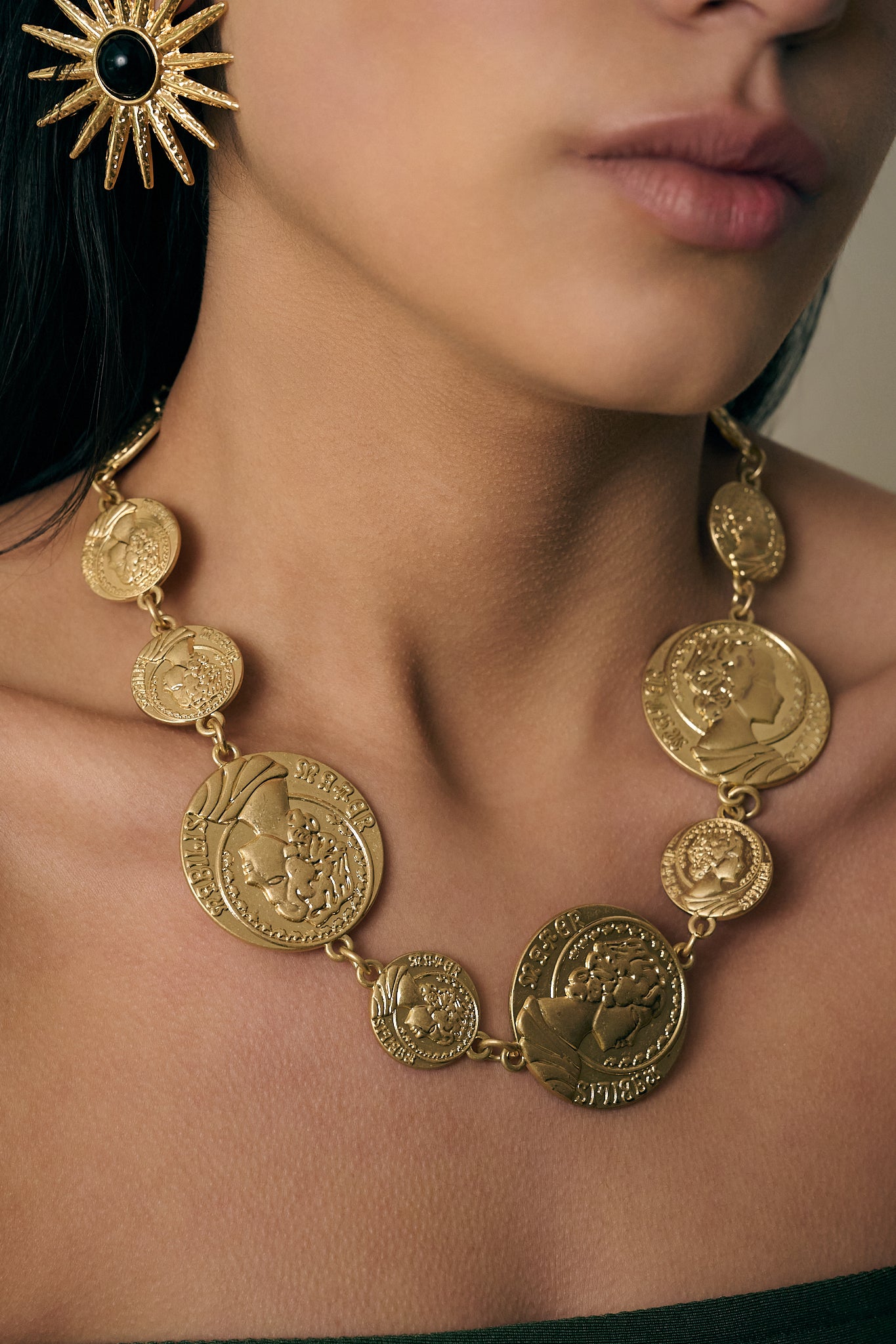 Colar Ancient Coins