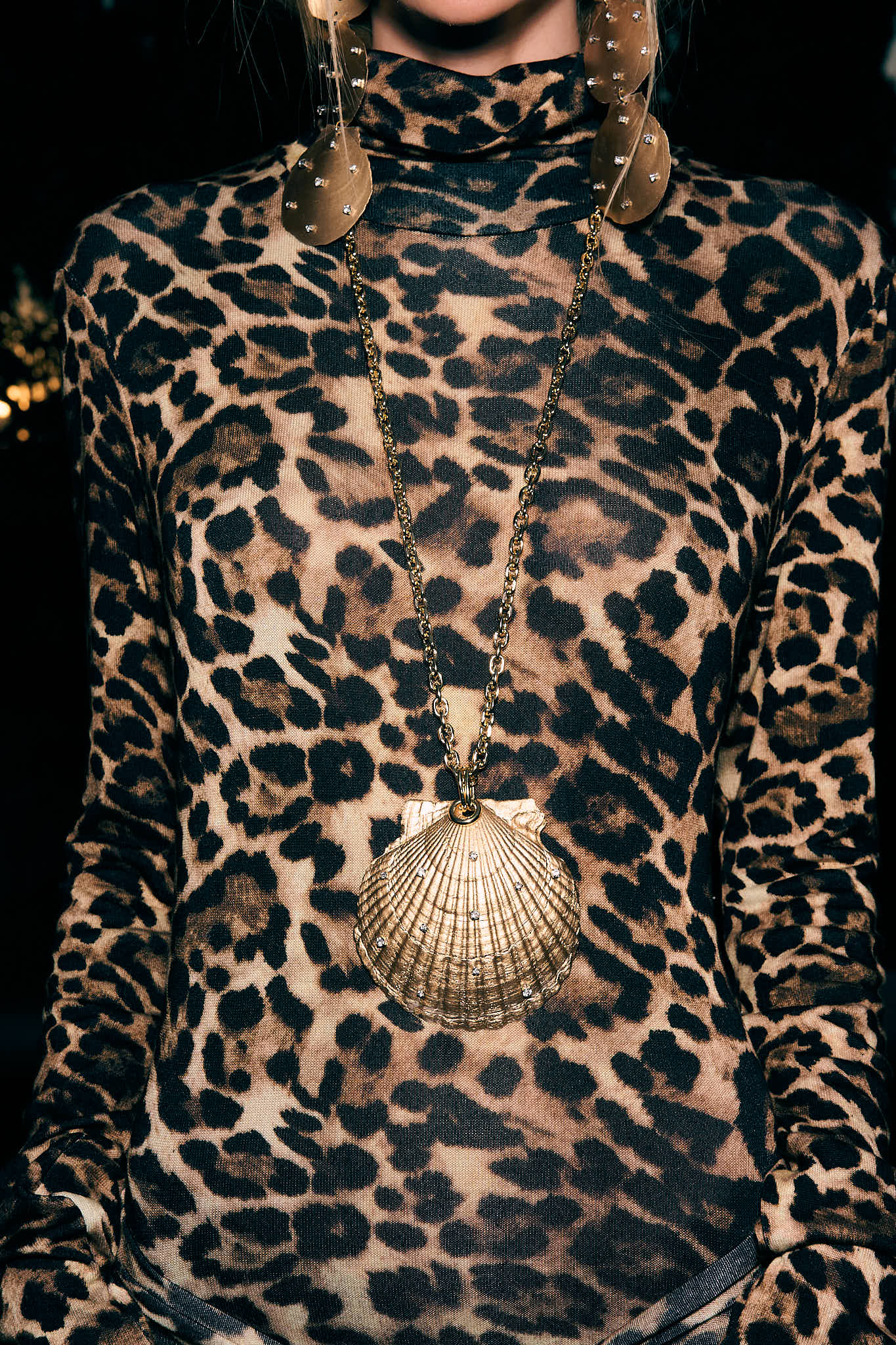 Colar Midnight Shell