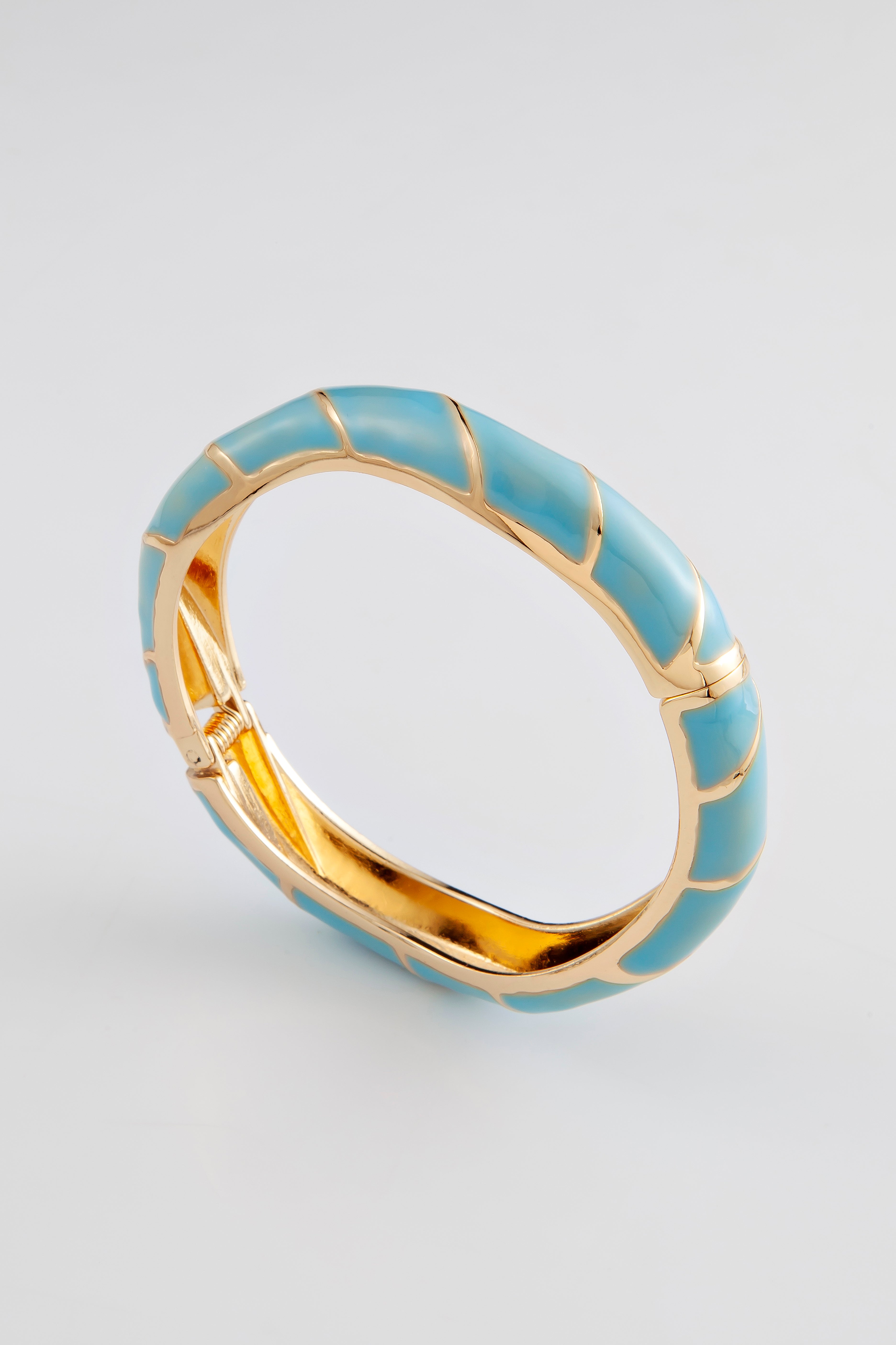 Bracelete colorido (Piscine Club - Renomear)
