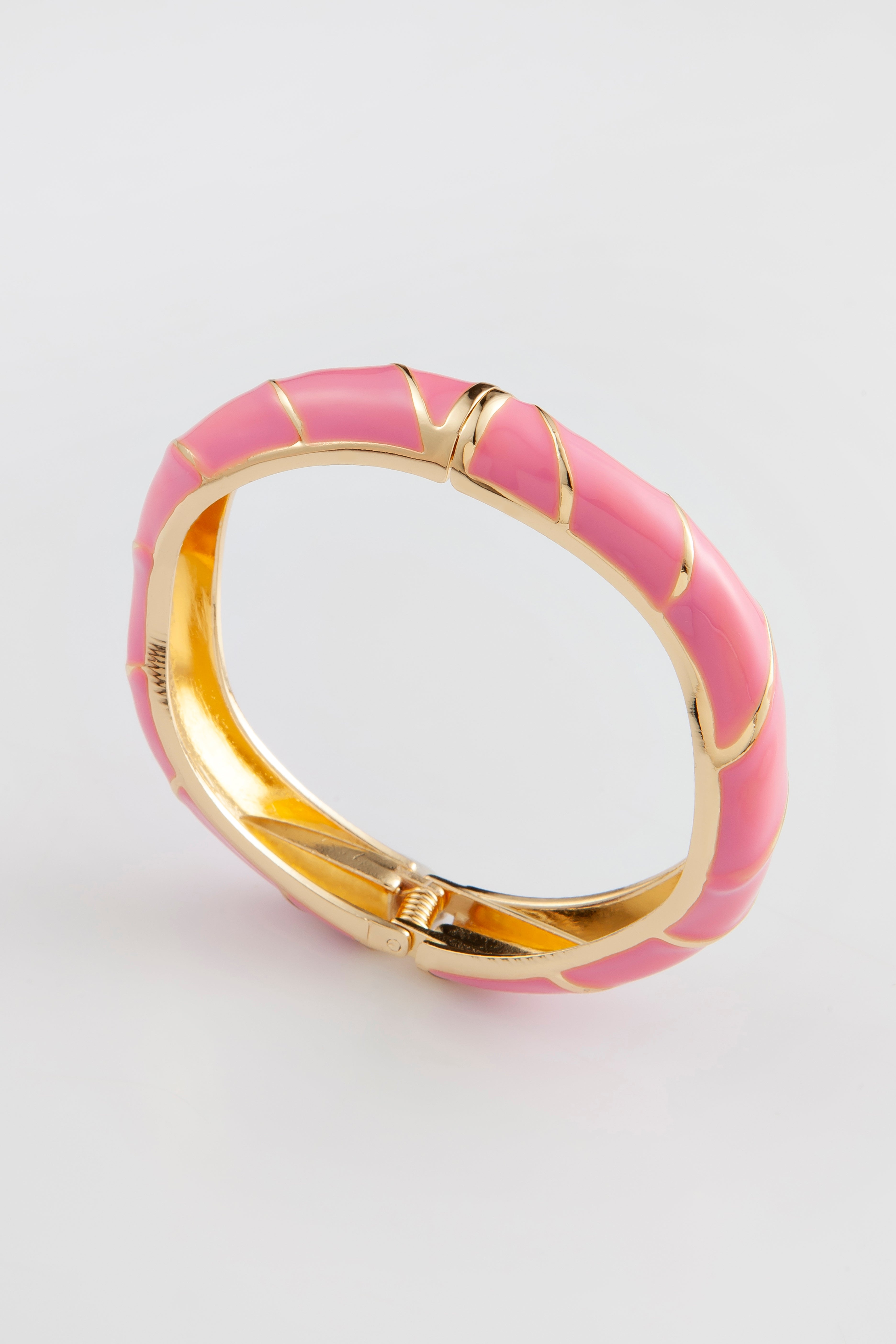 Bracelete colorido (Piscine Club - Renomear)