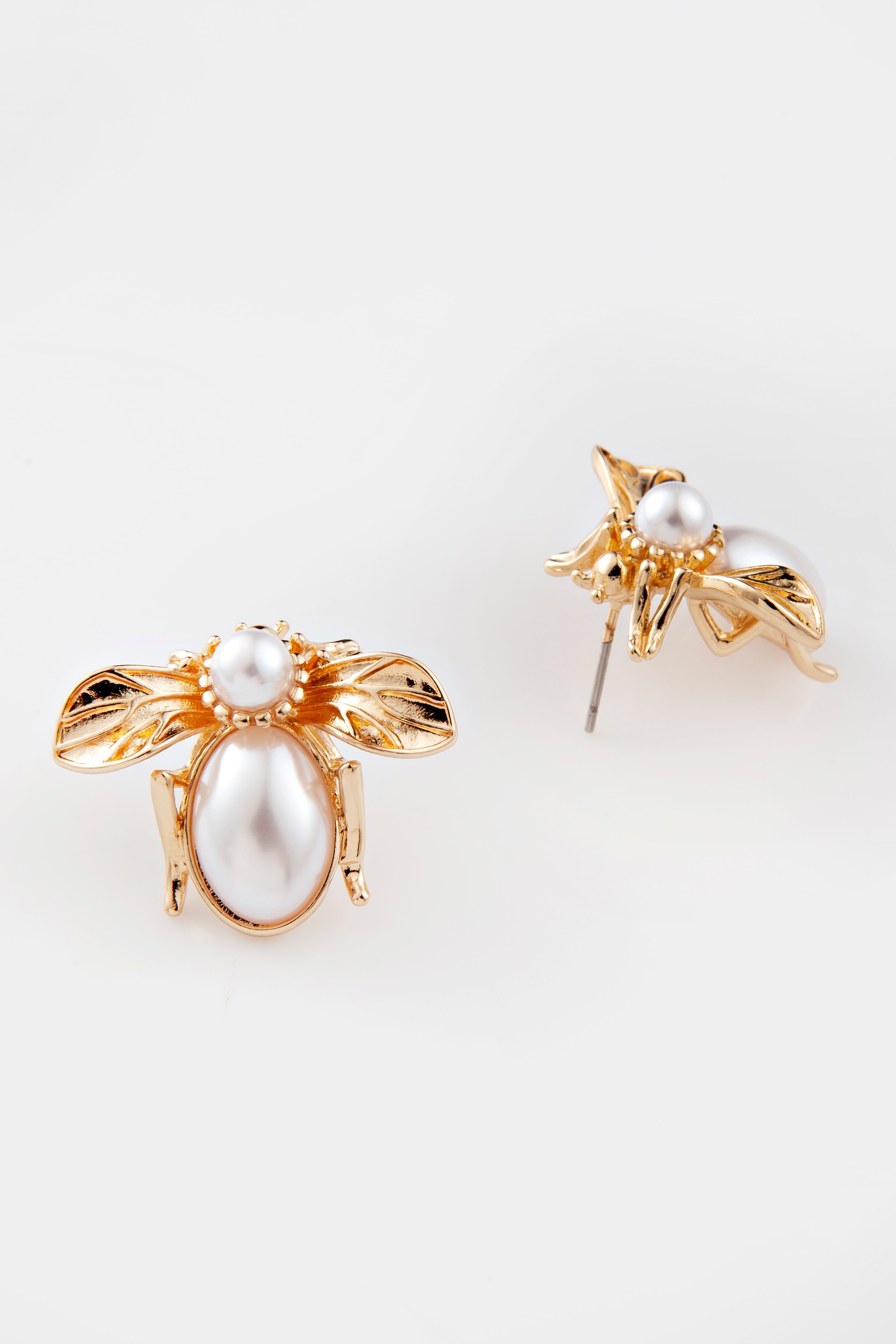 Brinco Bee Pearl - Pérola e Dourado - IMG_8077.jpg